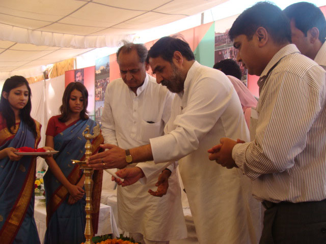 The Union Minister for Commerce and Industry, Shri Anand Sharma lighting the lamp at the laying Foundation Stone of Footwear Design and Development Institute (FDDI) Jodhpur, at Jodhpur on April 30, 2011.jpg